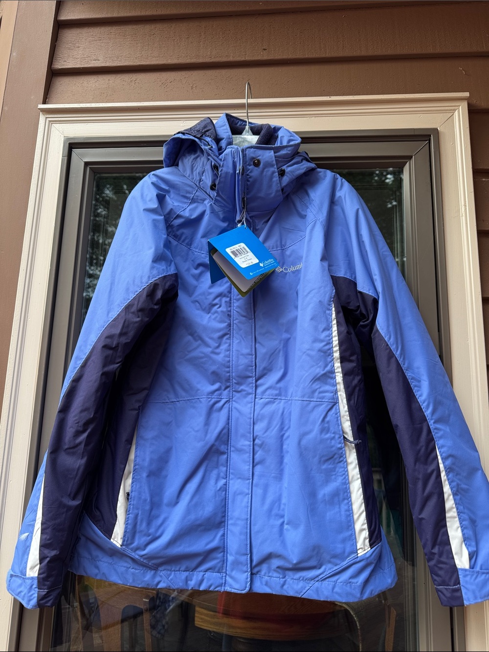 Columbia Women’s Periwinkle Hooded Jacket with Fleece inside